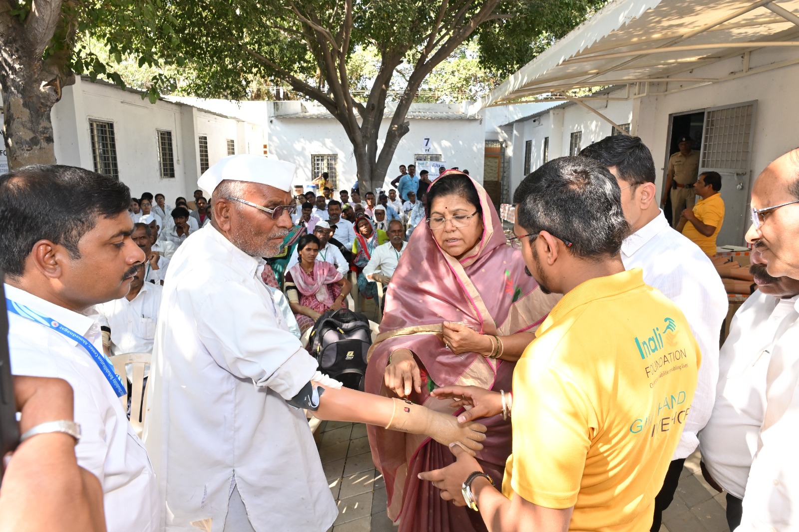 Electric Hand Prosthetics hand Distribution camp